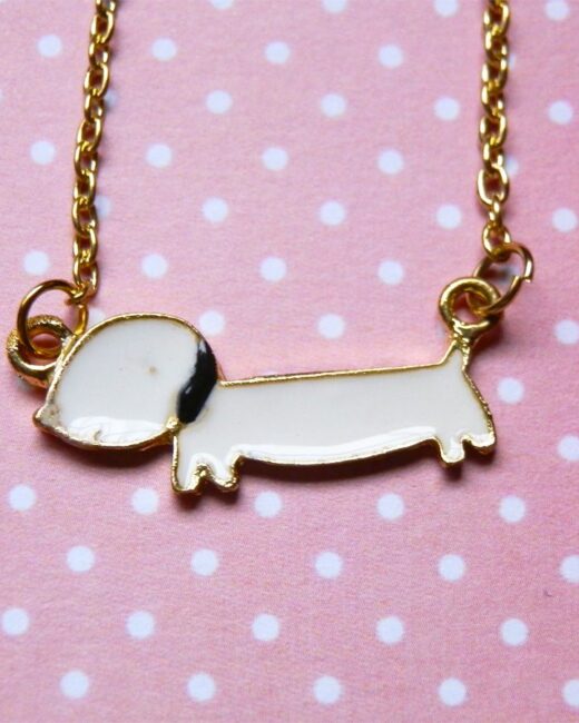 Colar com Pingente de Cachorrinho Salsicha