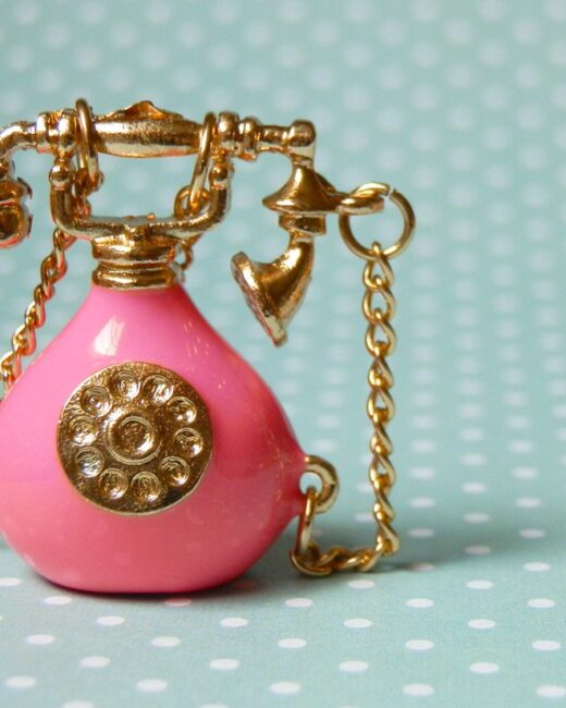 Colar Telefone Vintage Rosa