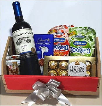 presente romântico de natal para namorado, cesta com vinho e chocolates